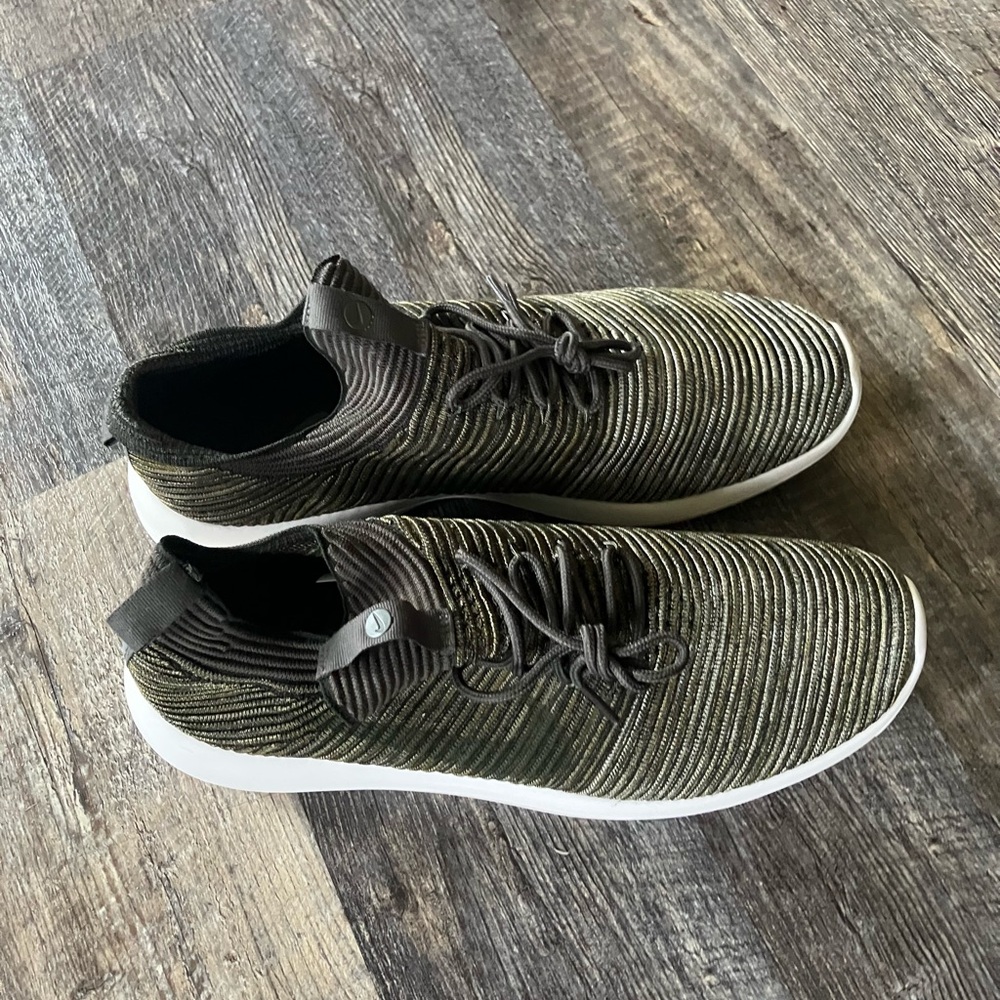 Nike Men's Olive and Black Sneakers